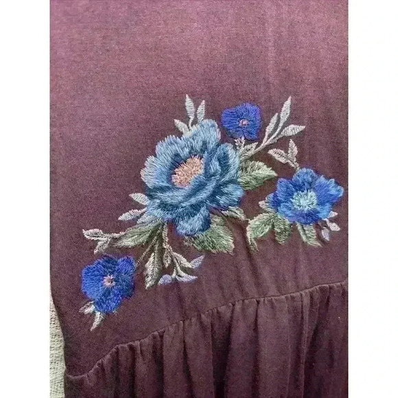 American Eagle Soft & Sexy Top Size Small Purple Plum Embroidered AE - Picture 2 of 12
